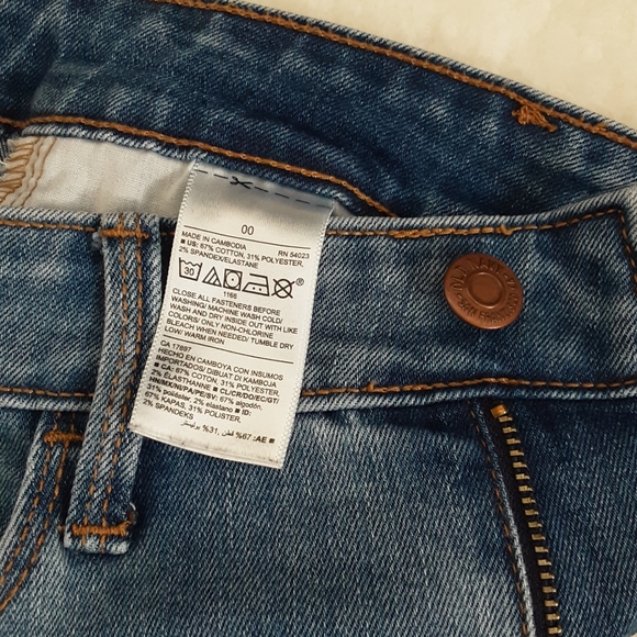 Old Navy: Mid-Rise Kicker Boot-Cut Jeans (sz 00) - Picture 5 of 7